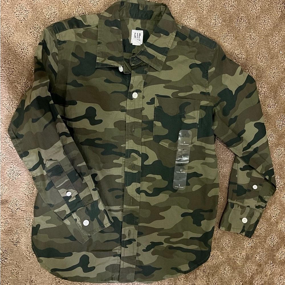 NWOT camouflage button down shirt